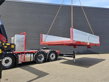 Scania R590 V8 8x2 / HMF 9520 - JIB - WINCH / TRACTOR